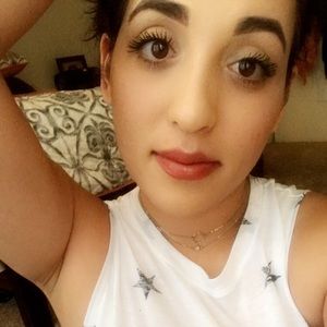 Meet your Posher, Nicole