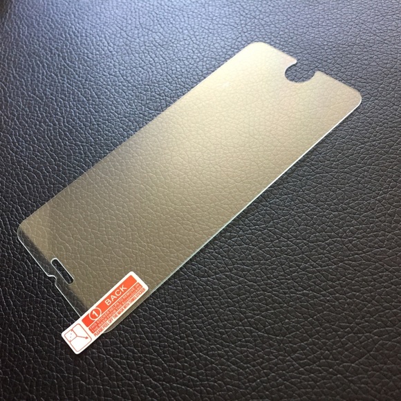Apple iPhone 7 Tempered glass screen protector - Picture 3 of 4
