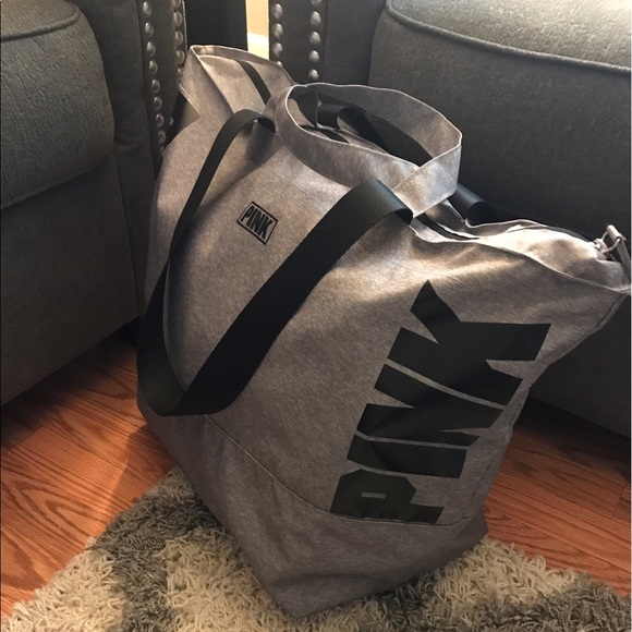 ❗️SOLD❗️Victoria Secret large zip top duffle bag. - Picture 2 of 2