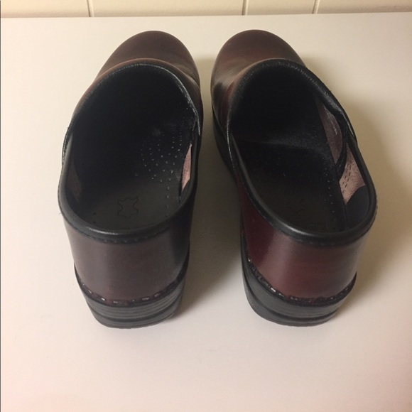 Dansko shoes - Picture 3 of 4