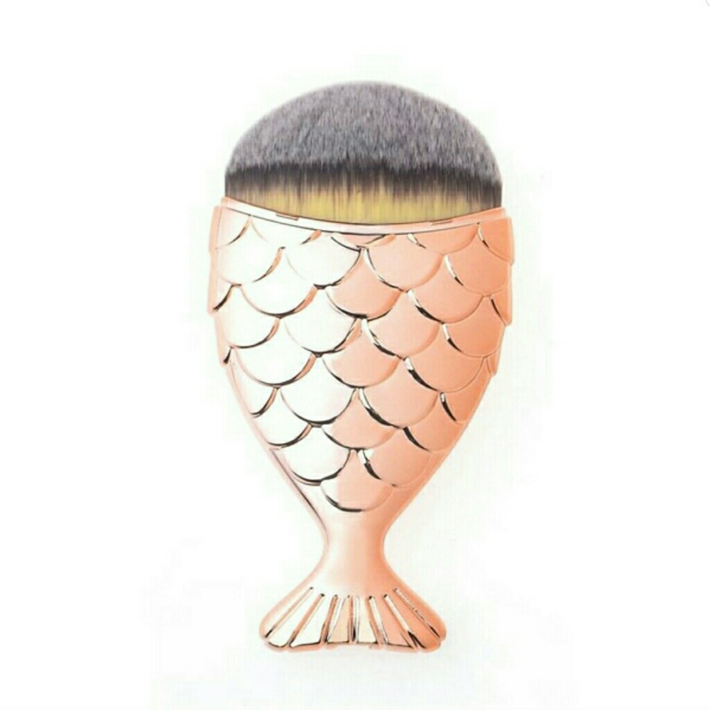 Mermaid foundation brush in Rose gold