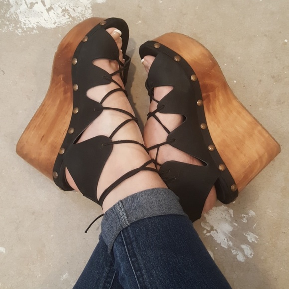 Five Worlds Shoes - Five Worlds Leather Lace Up Platform Heel