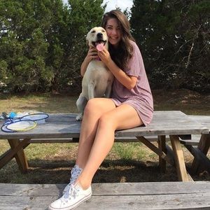 Meet your Posher, Elise