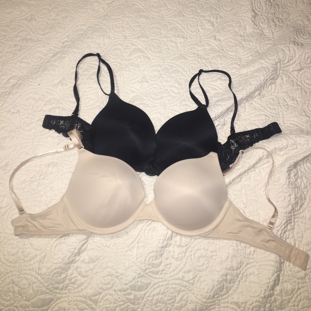 Never worn -Set of bras 34D