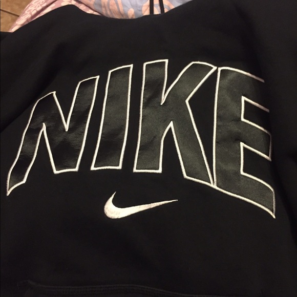 Black nike pullover - Picture 2 of 3