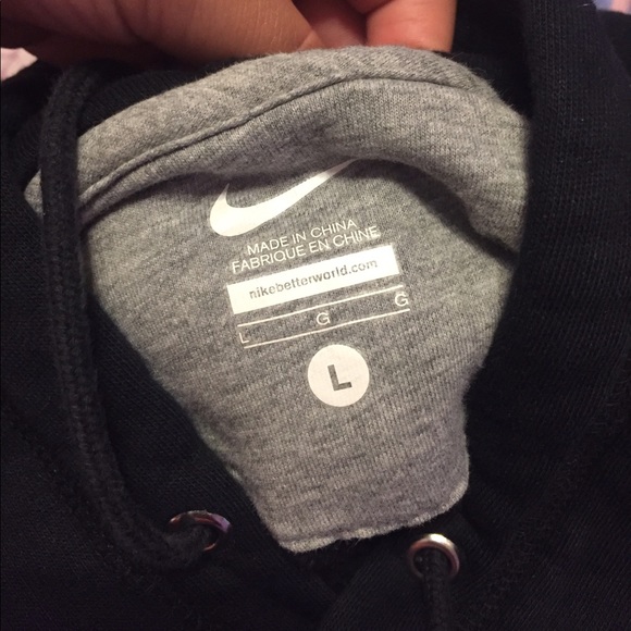 Black nike pullover - Picture 3 of 3