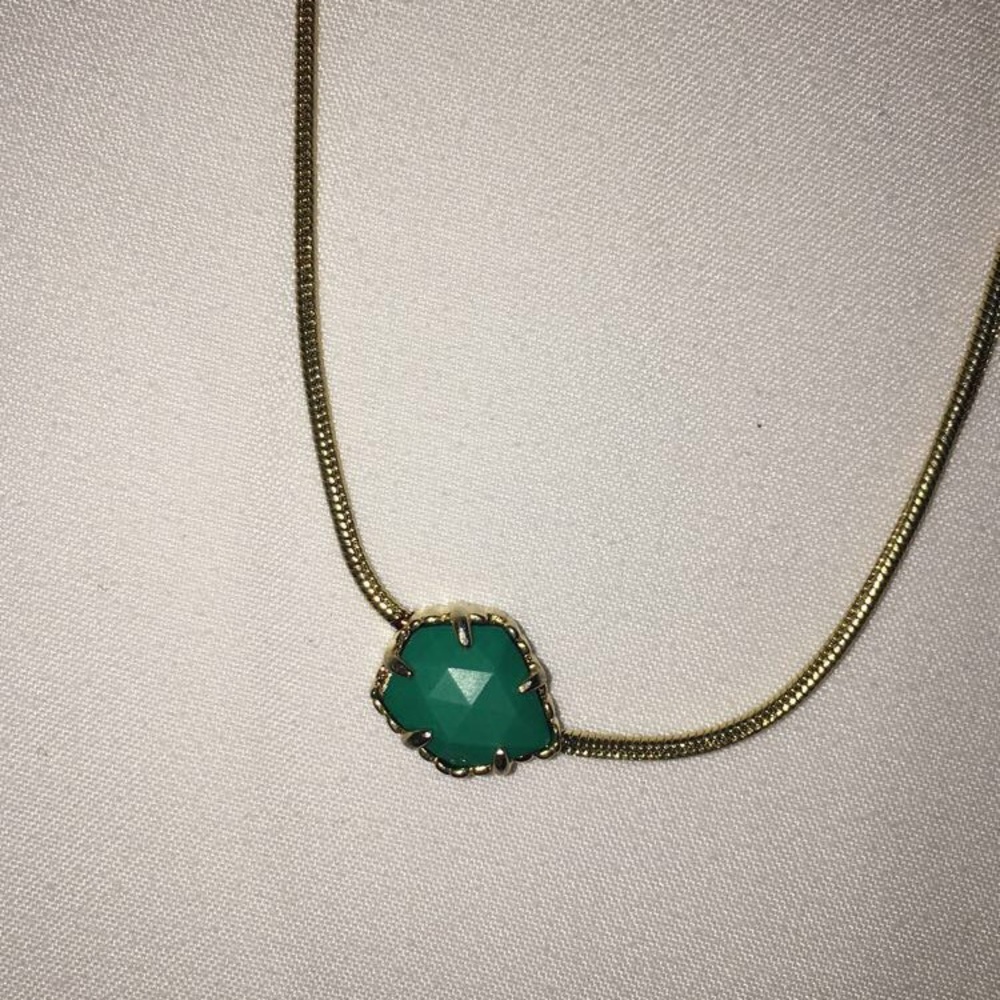 Kendra Scott Mara necklace in turquoise/green