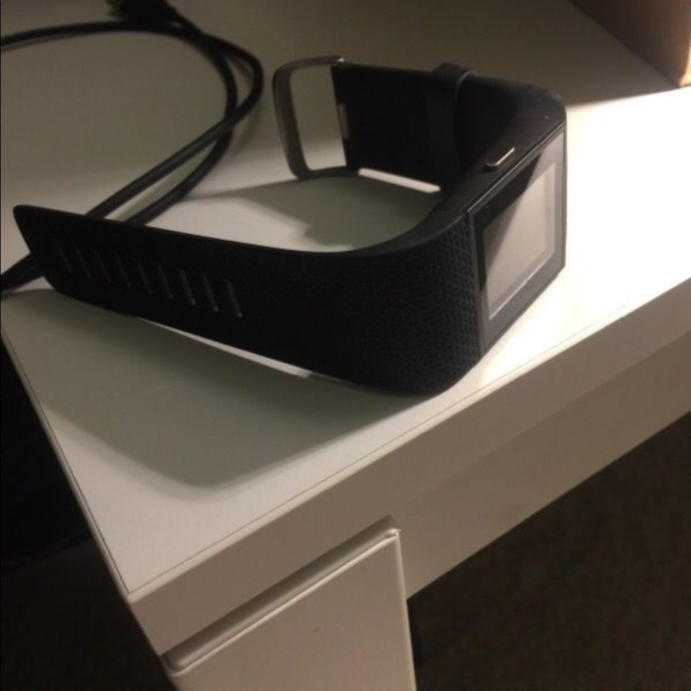 Fitbit Surge - Picture 2 of 8