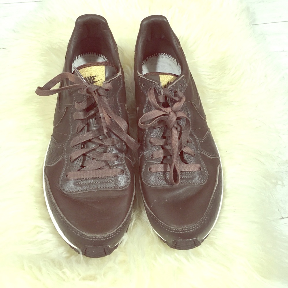 NIKE lunar internationalist shoes