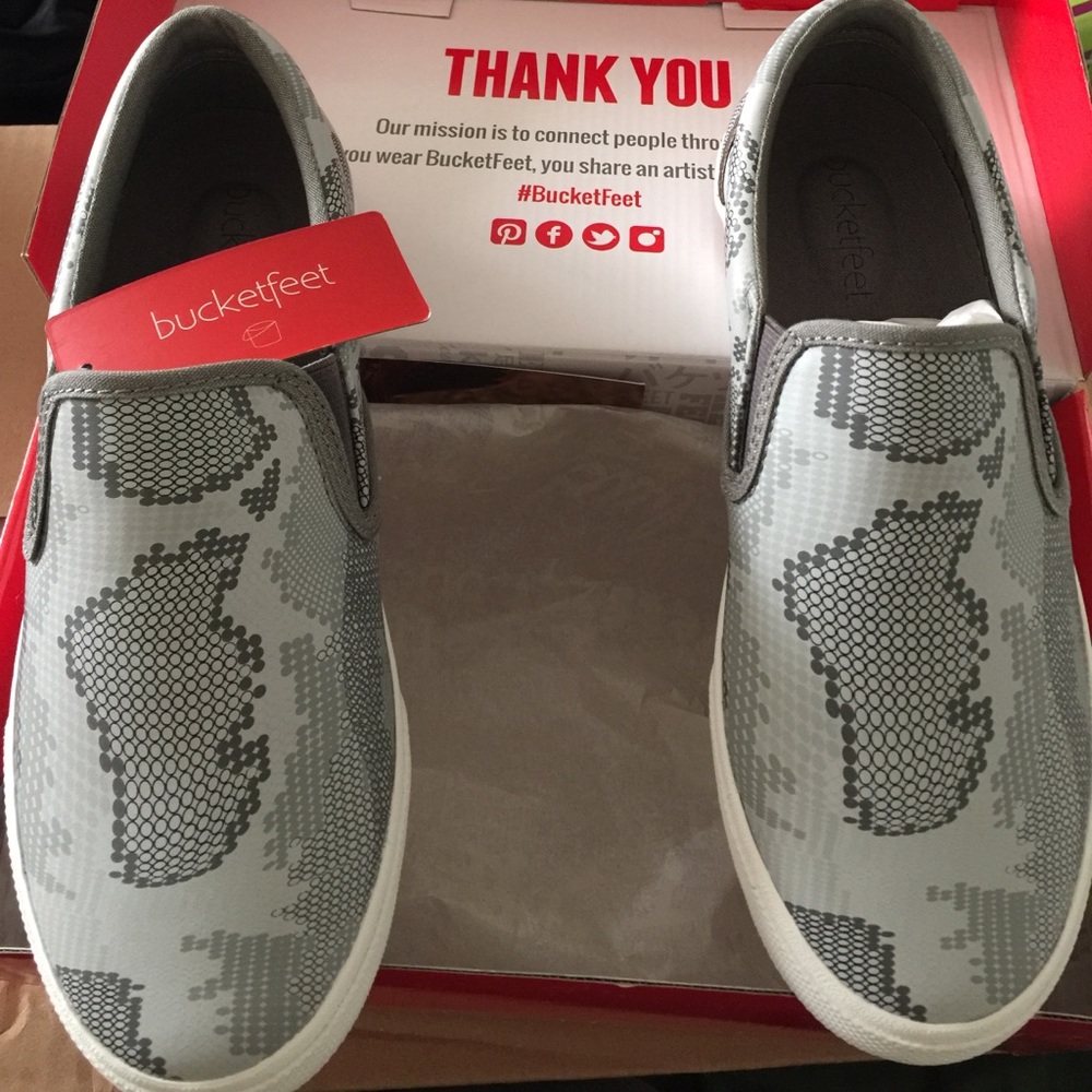 NEW🌷 BUCKETFEET SNEAKS - Picture 5 of 8