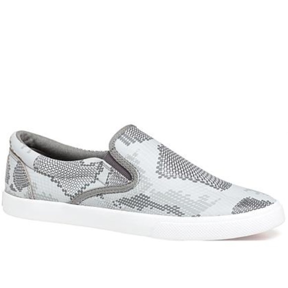 NEW🌷 BUCKETFEET SNEAKS - Picture 2 of 8