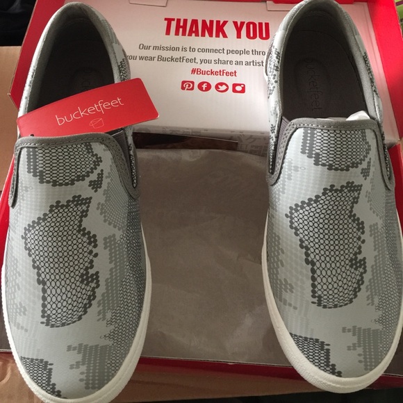 NEW🌷 BUCKETFEET SNEAKS - Picture 5 of 8