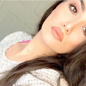 Meet your Posher, Deena