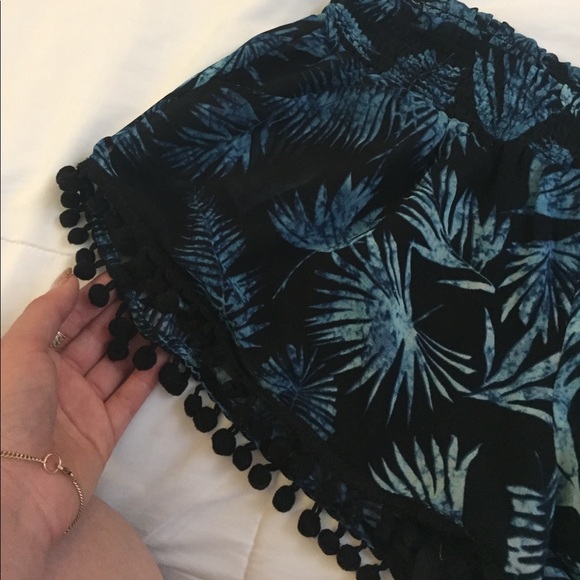 Miami Pomp Pomp shorts *Buy one get one free - Picture 2 of 4