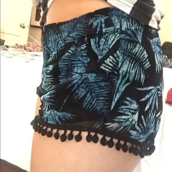 Miami Pomp Pomp shorts *Buy one get one free - Picture 4 of 4