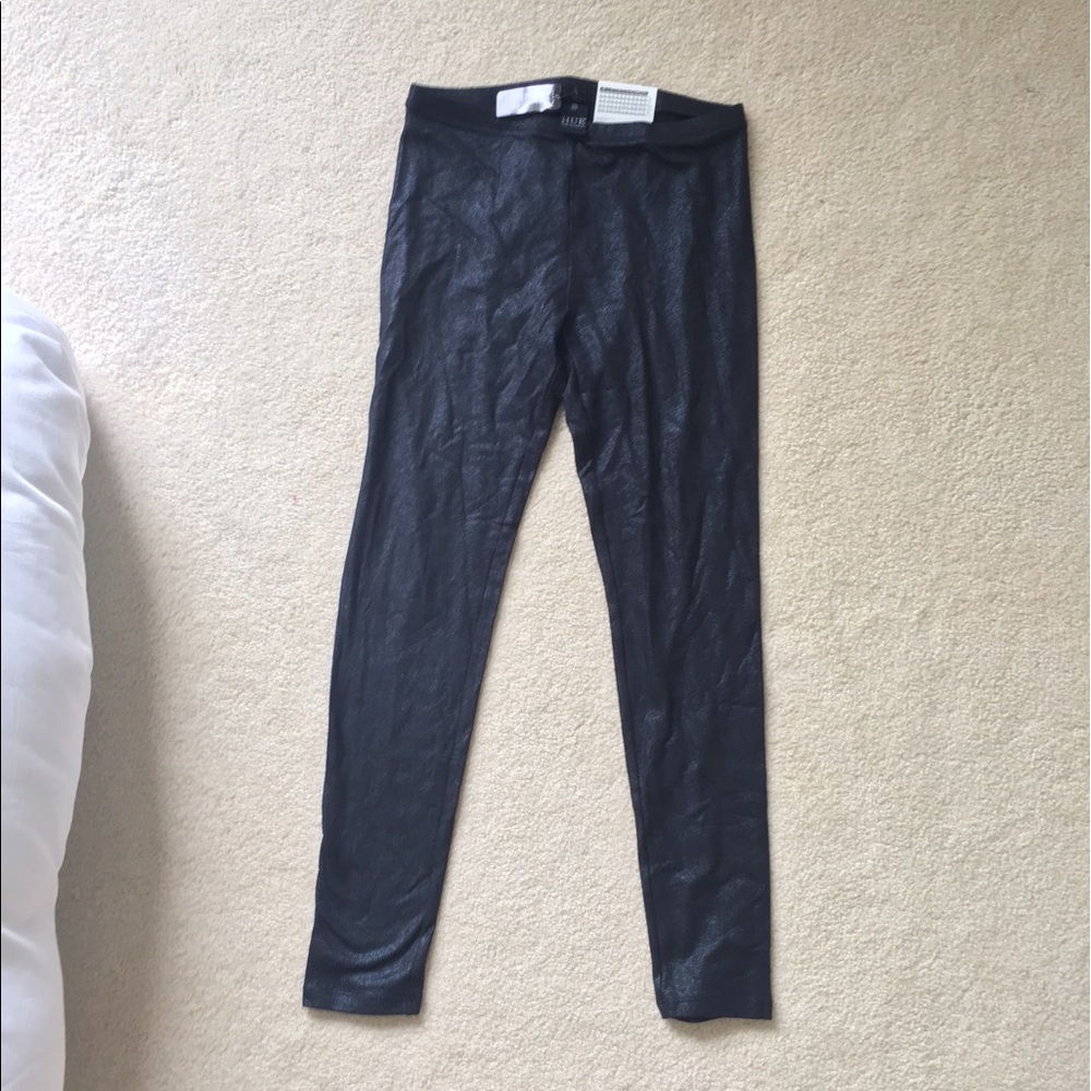 NWT/ Hue black/blue metallic leggings
