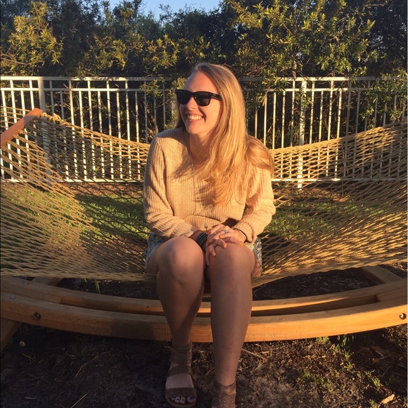 Meet your Posher, Hannah - Picture 1 of 1