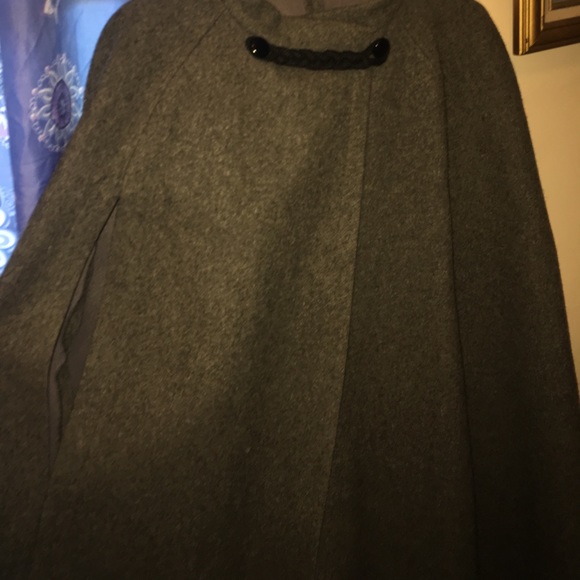Full Length Vintage Tweed Cape - Picture 2 of 4