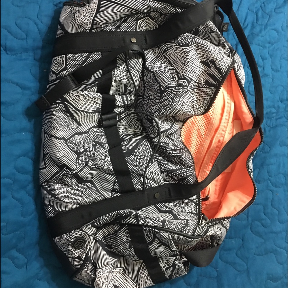 EUC Dottie Tribe Duffel