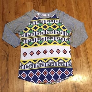 LulaRoe Randy 3/4 sleeve patterned Tshirt