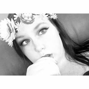 Meet your Posher, Becca