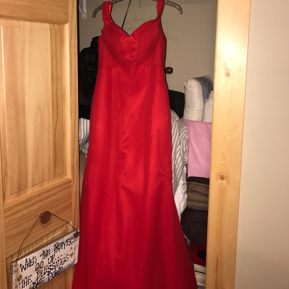 red prom dress