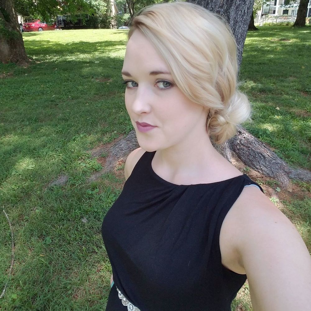 Meet your Posher, Kayla