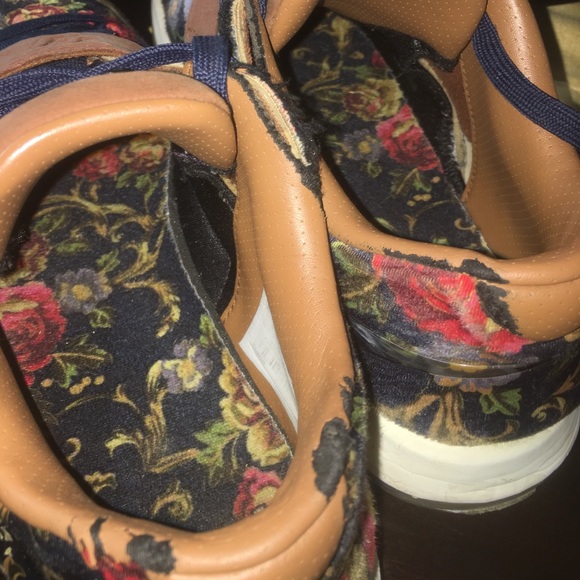 Kd Florals - Picture 4 of 4