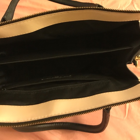 Medium tote. - Picture 2 of 2