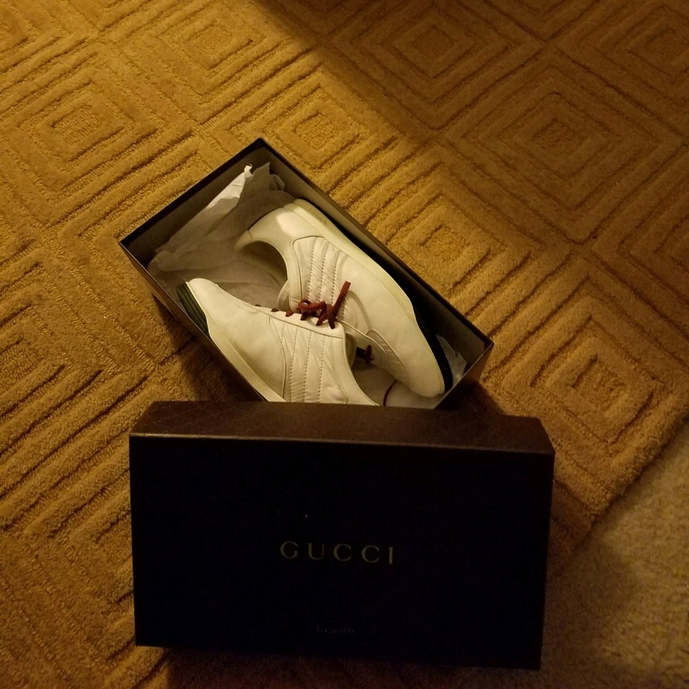 Authentic Men's Gucci  sneakers