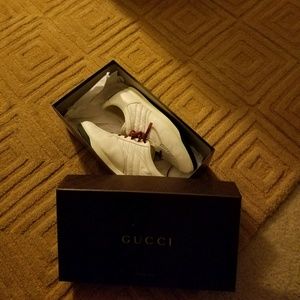 Authentic Men's Gucci  sneakers