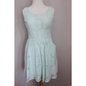 Gorgeous light turquoise dress!