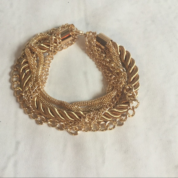 Gold style bracelet bangle NEW - Picture 2 of 2