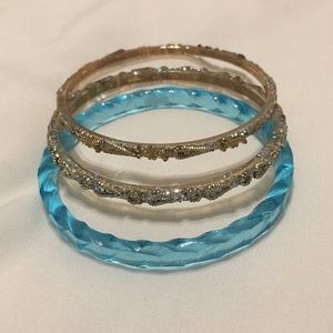 Blue Bangles 🆓