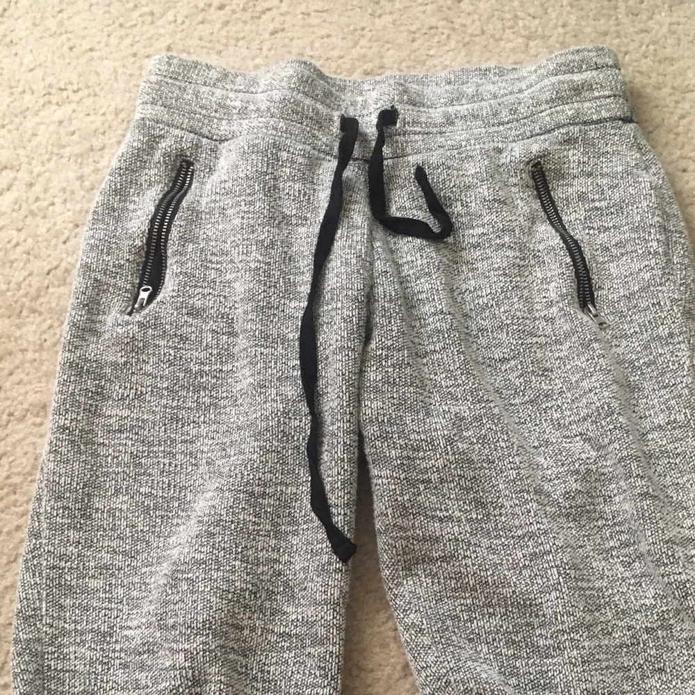 comfy joggers/casual comfy clothes