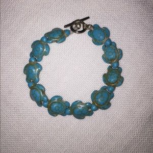 Turtle turquoise howlite beaded bracelet
