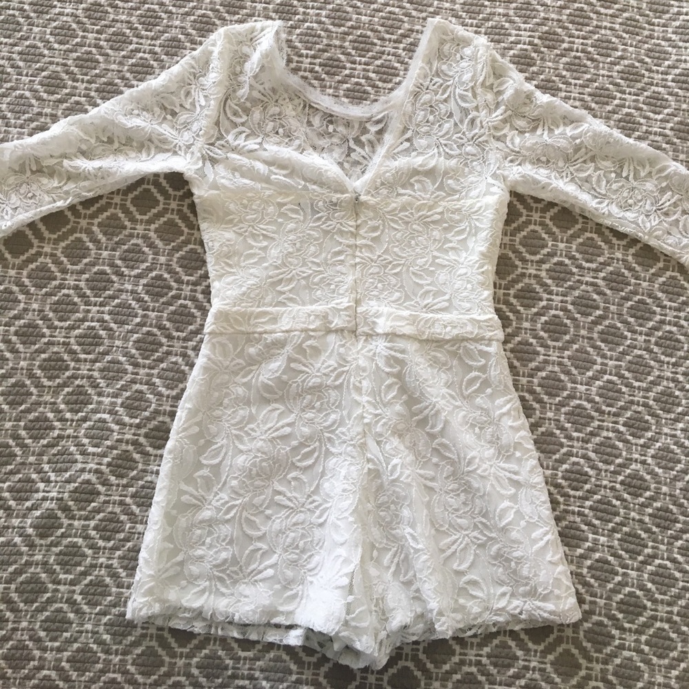 White romper - Picture 4 of 4