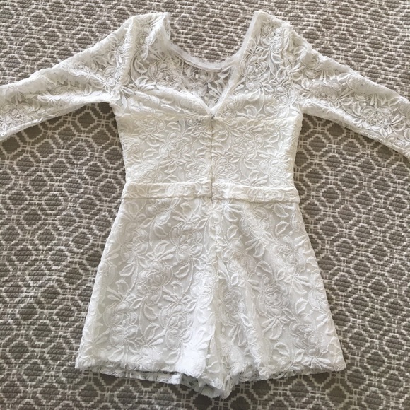 White romper - Picture 4 of 4