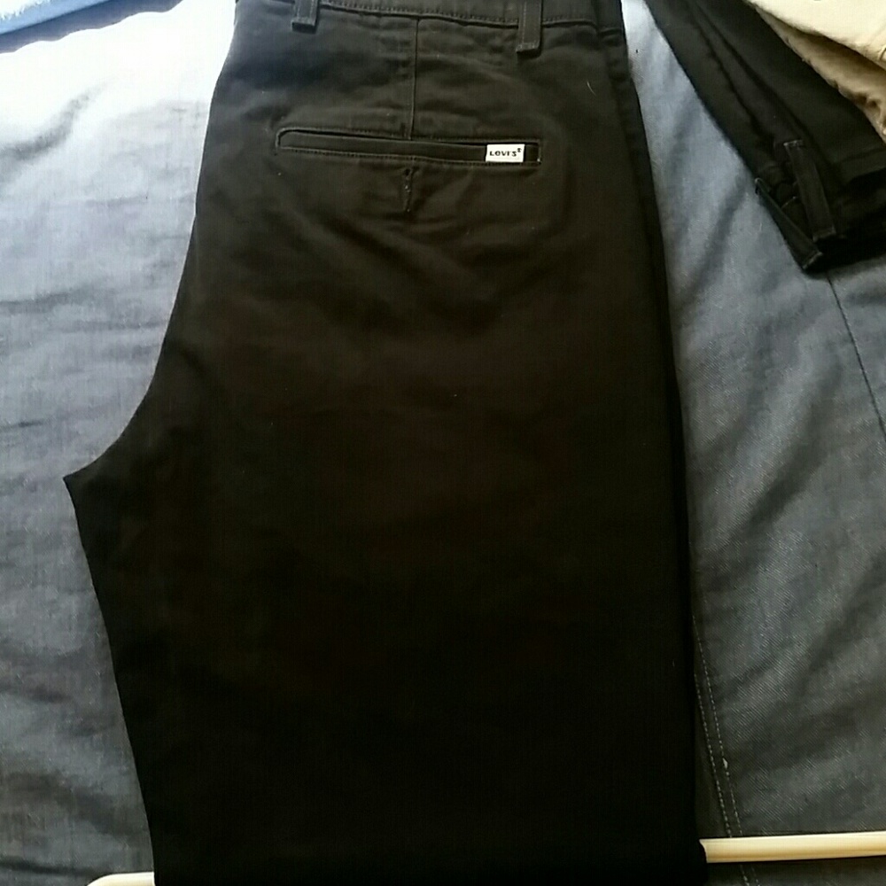 Black Levi's Chinos