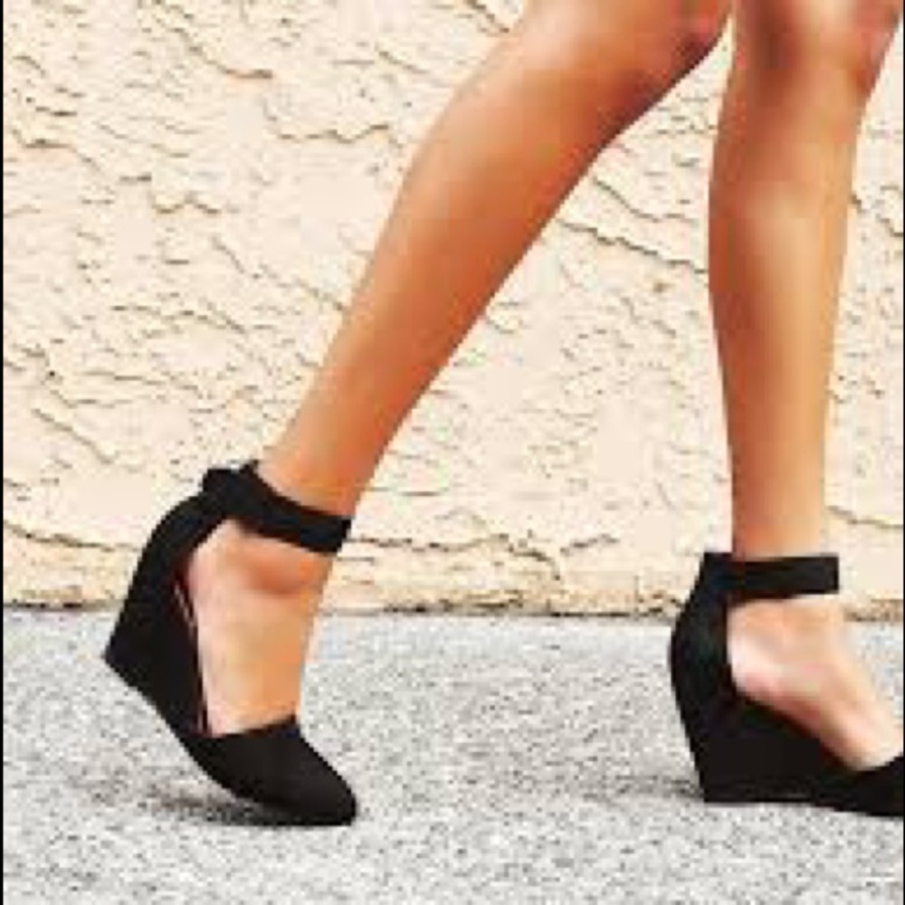 Worn once to a wedding!