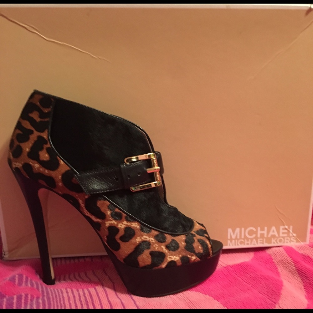 Michael Kors Cheetah Print Heels Size 6! NIB