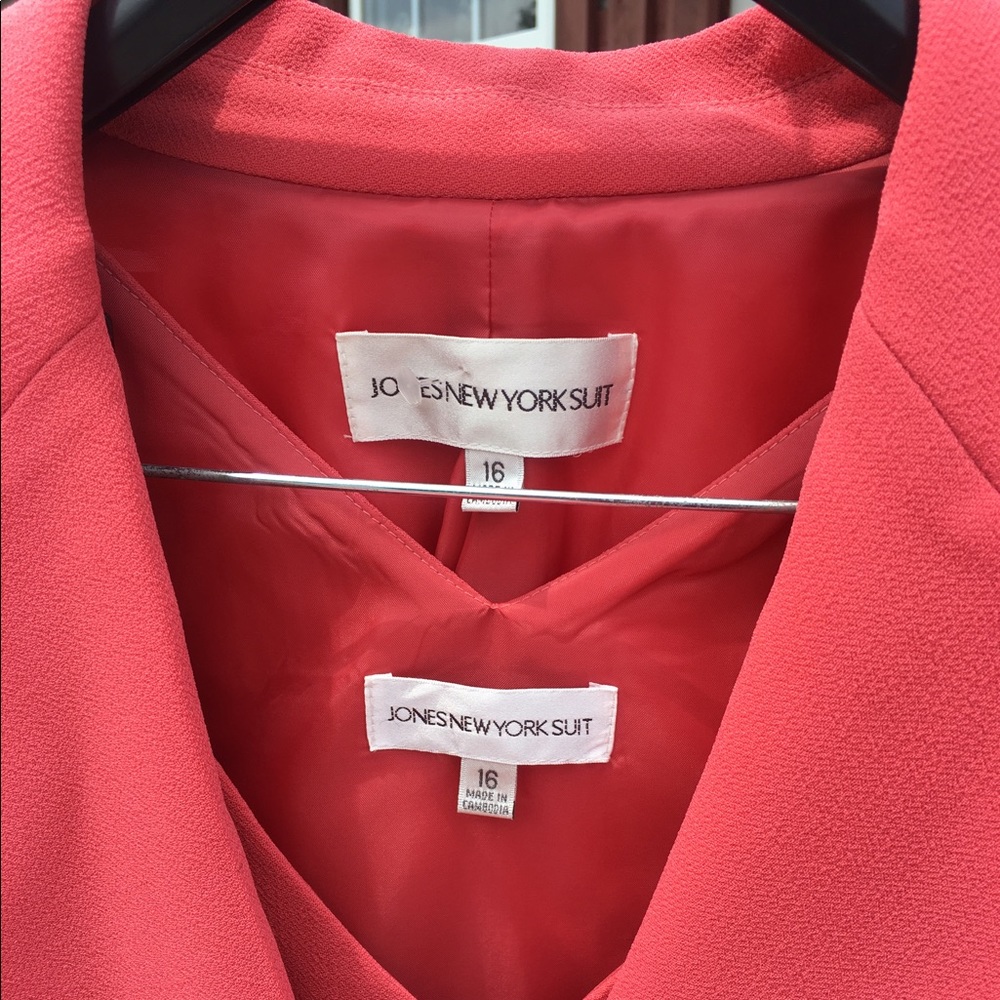 Jones New York 3 Pc Skirt Suit 16