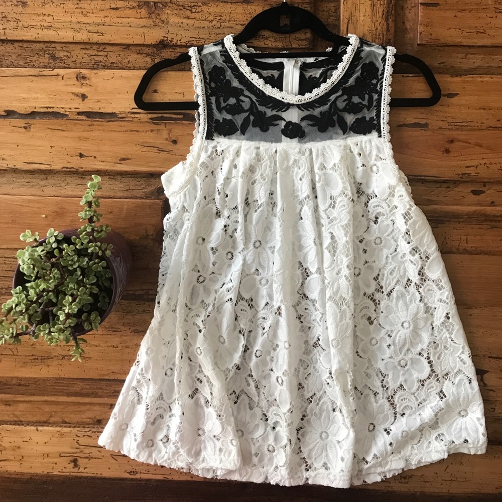 Johnny Was Lace Embroidered Flowy Top - Picture 2 of 6