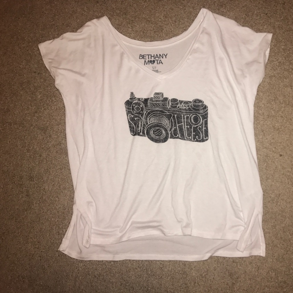 Loose shirt