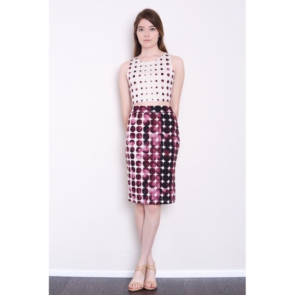 +MAKE AN OFFER+ Dotted pencil skirt - Picture 3 of 4