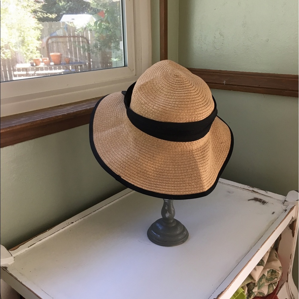 Floppy summer hat