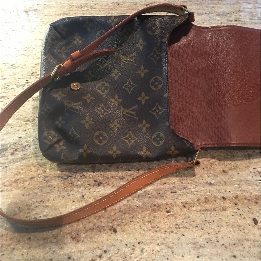 Gently used beautiful Salsa bag.