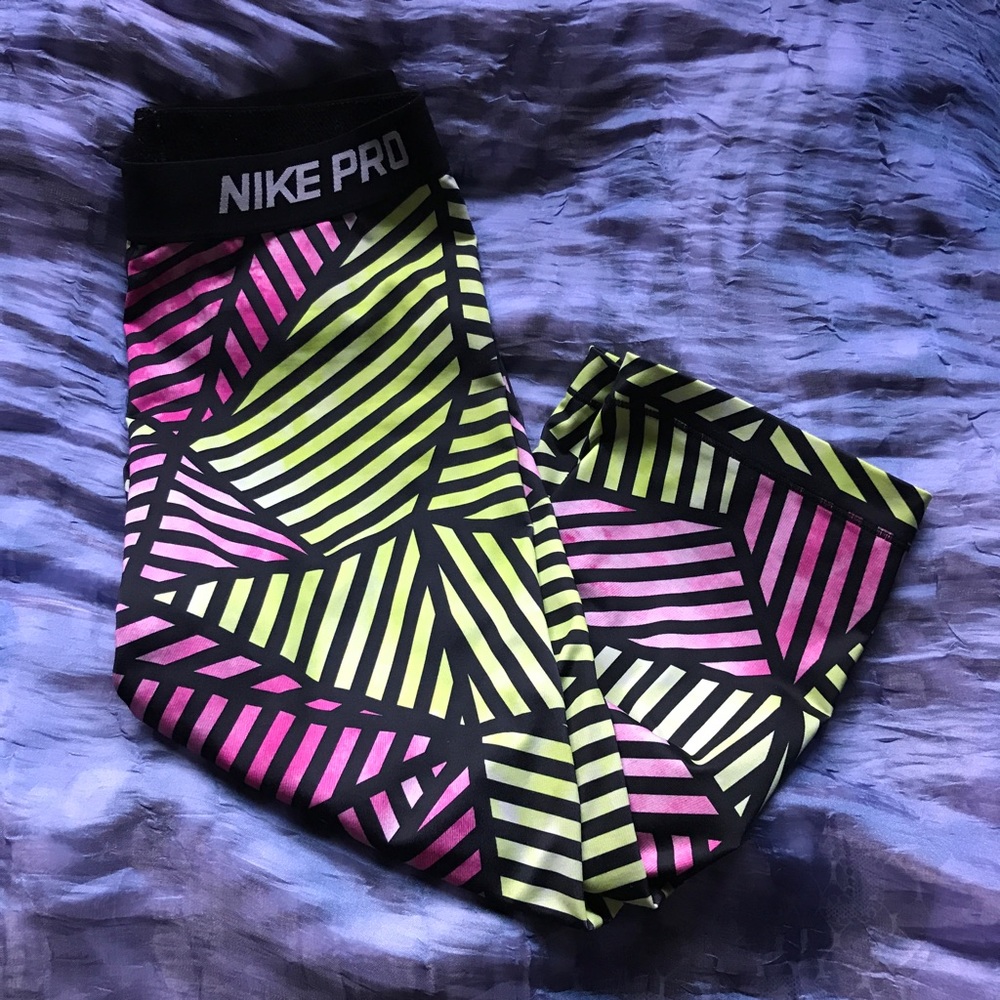 Nike pro dri fit Capri (with free top)