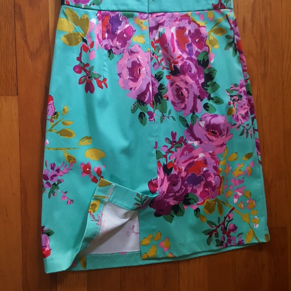 Dress - Picture 3 of 3