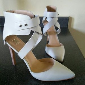 LN Joe's Jeans Ankle-wrap d'orsay pumps (Joe's)